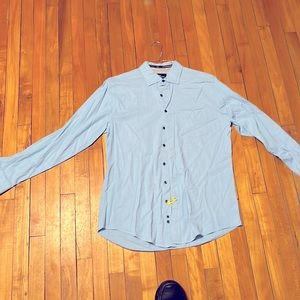 Rodd and Gun sports fit mens medium button down shirt.
